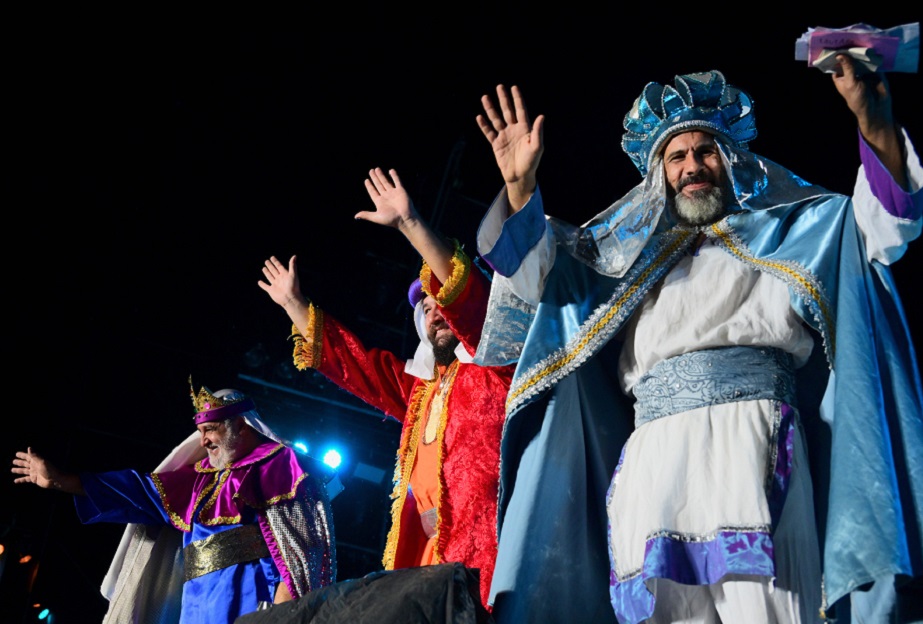 LA MAGIA DE LOS REYES MAGOS CAUTIVÓ A MÁS DE 20 MIL PERSONAS EN GODOY ...