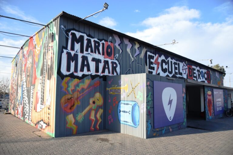 Juan-Emilio-Cucchiarelli-en-Escuela-de-Rock-31-1536x1024