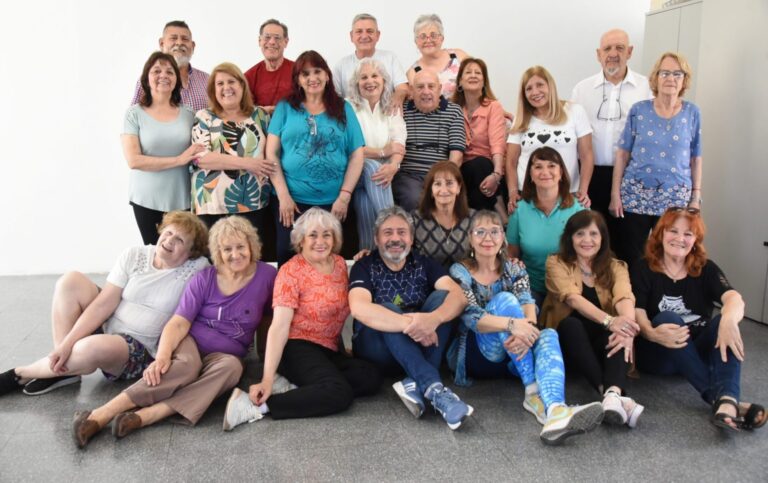 Ensayo-elenco-El-Carretel-3-scaled-e1760718378455-1536x966