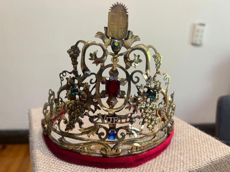 Corona Nuri Donnantuoni