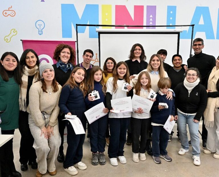 Poster-digital4-772x624