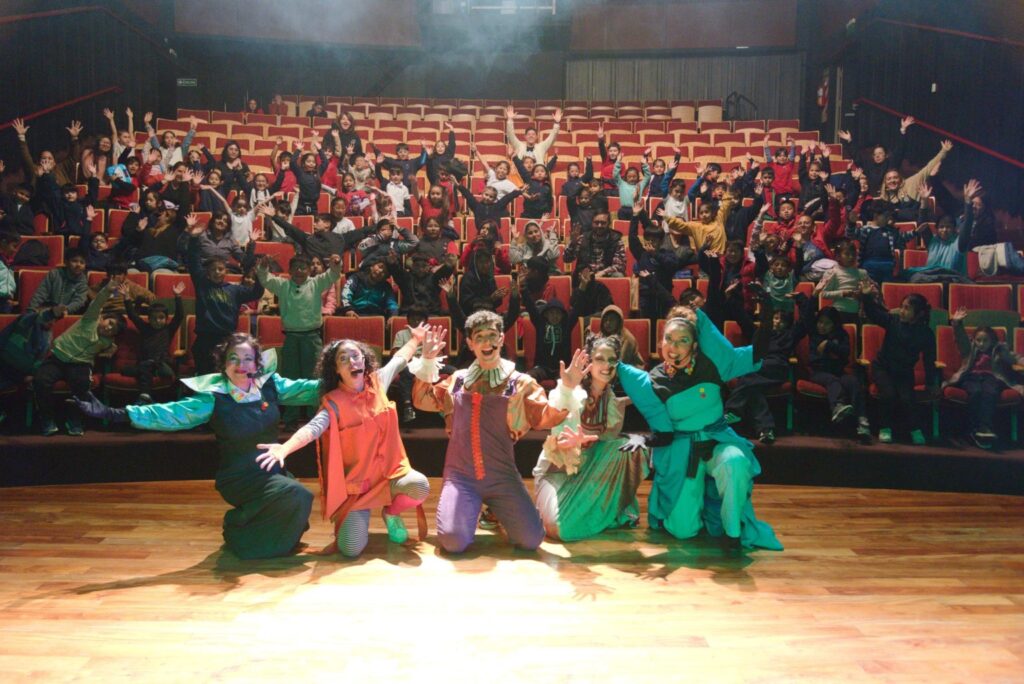 Escuela-de-Villanas-por-el-Mes-de-la-Ninez-3-1536x1026 (1)