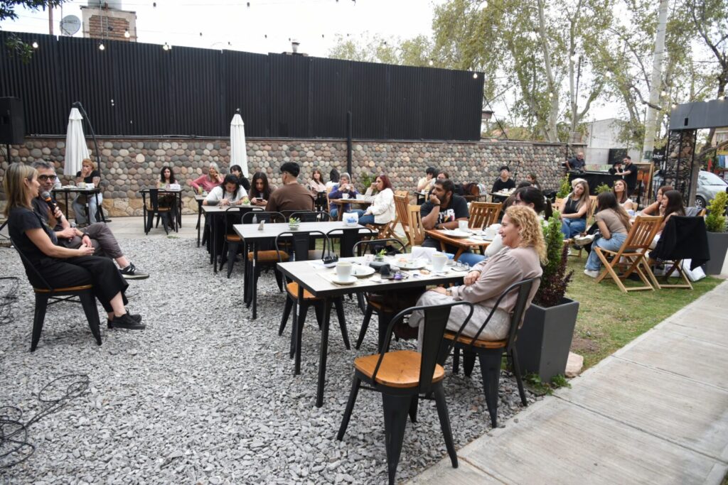 Notas-de-Cafe-Panza-Llena-3-1536x1024
